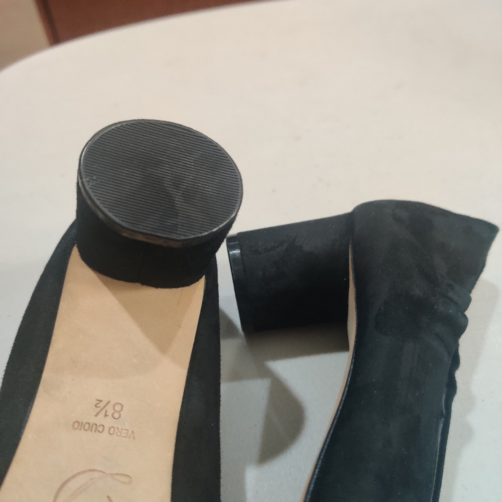 Delman Black Suede Heels NEW - Picture 16 of 16